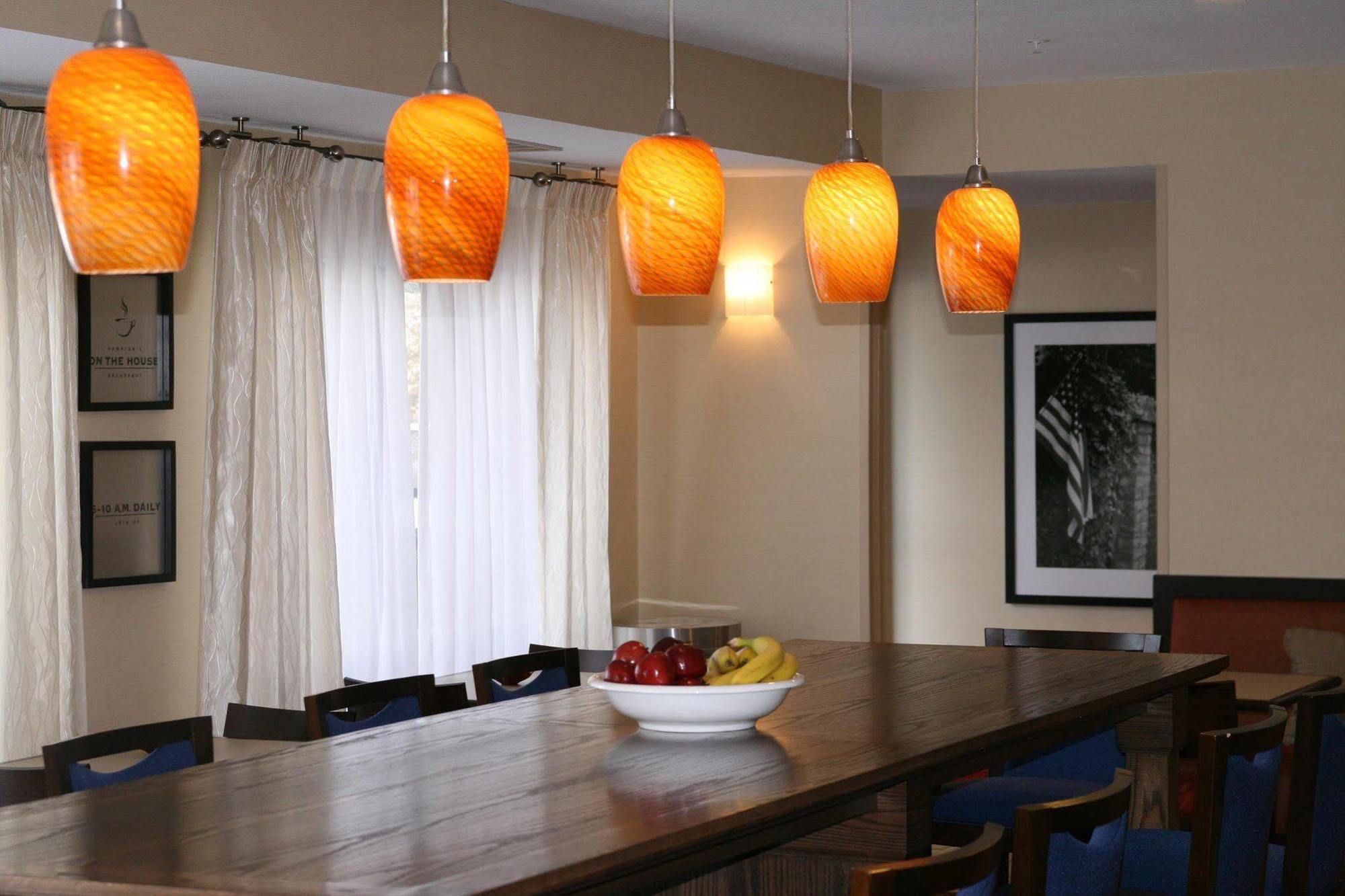 Hampton Inn Minneapolis-Burnsville Restaurant photo